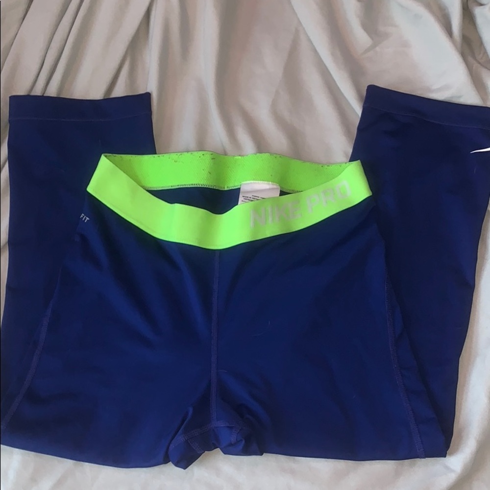 Nike Pro capri leggings